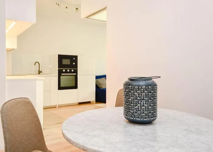 New Modern In Center *