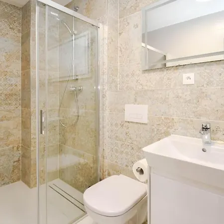 New Modern In Center Διαμέρισμα *